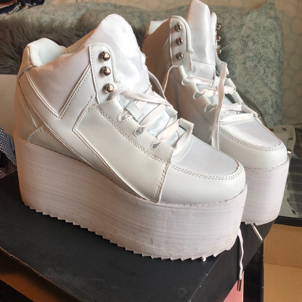 YRU Cosmo High Platforms